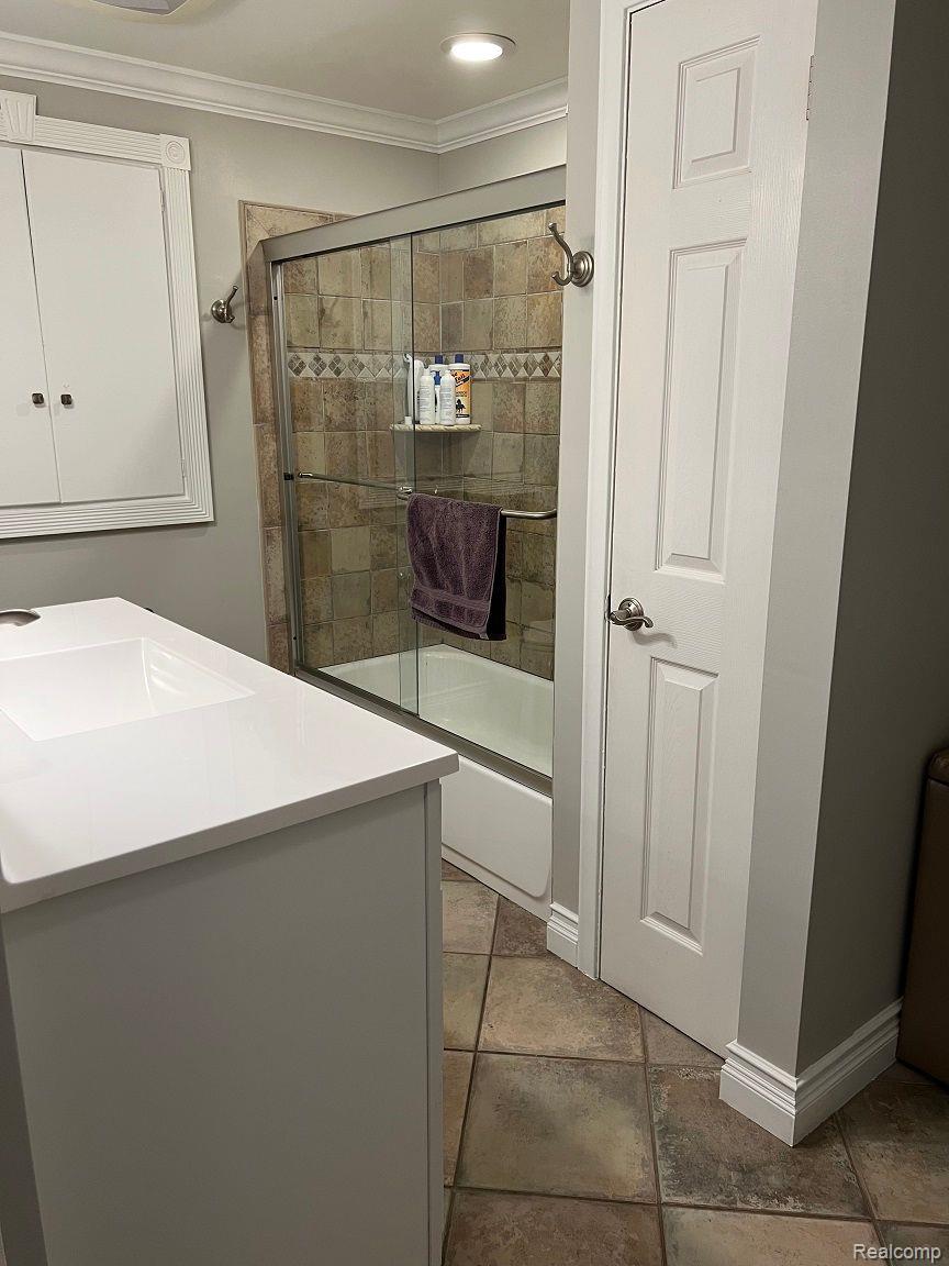 720 South Oxford Road Grosse Pointe, MI 48236 - Photo 28 of 44 Bathroom Second Floor
