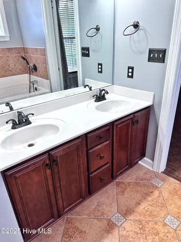 $2,225 | 300 Walkens Woods Lane, Jacksonville, NC 28546