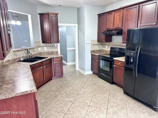 $2,225 | 300 Walkens Woods Lane, Jacksonville, NC 28546