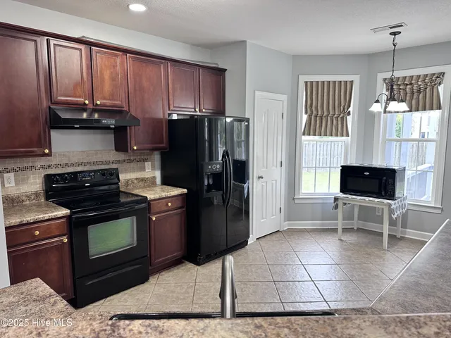 $2,225 | 300 Walkens Woods Lane, Jacksonville, NC 28546