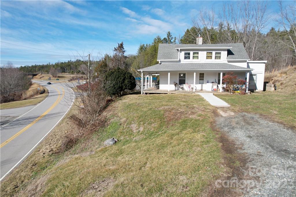 36 Stockton Road Weaverville, NC 28787 - Photo 26 of 31 a front view of a house with a garden