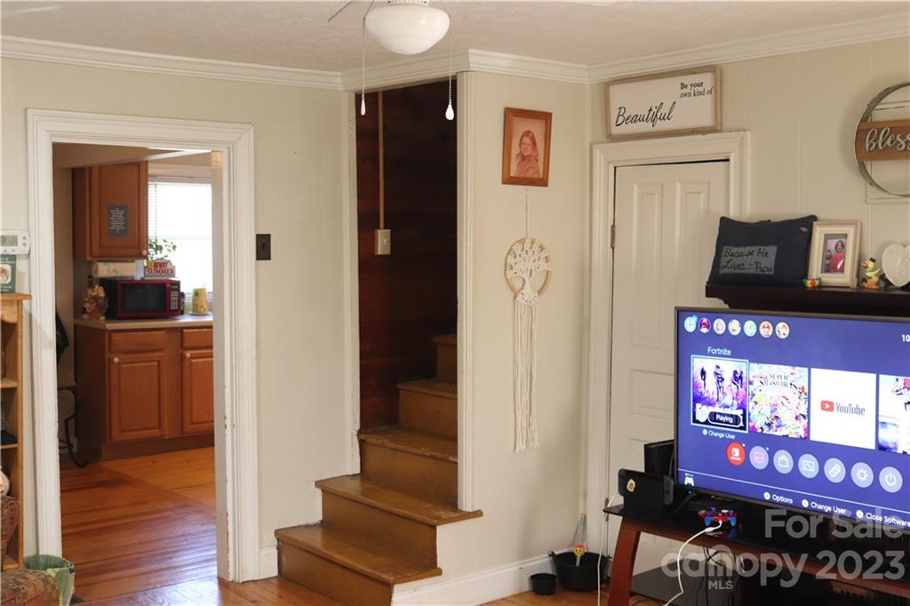 36 Stockton Road Weaverville, NC 28787 - Photo 10 of 31 a view of a interior of house