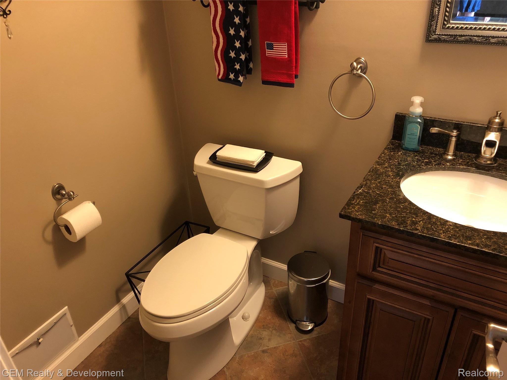 18810 Gill Road Livonia, MI 48152 - Photo 9 of 43 IMG_5312.jpeg