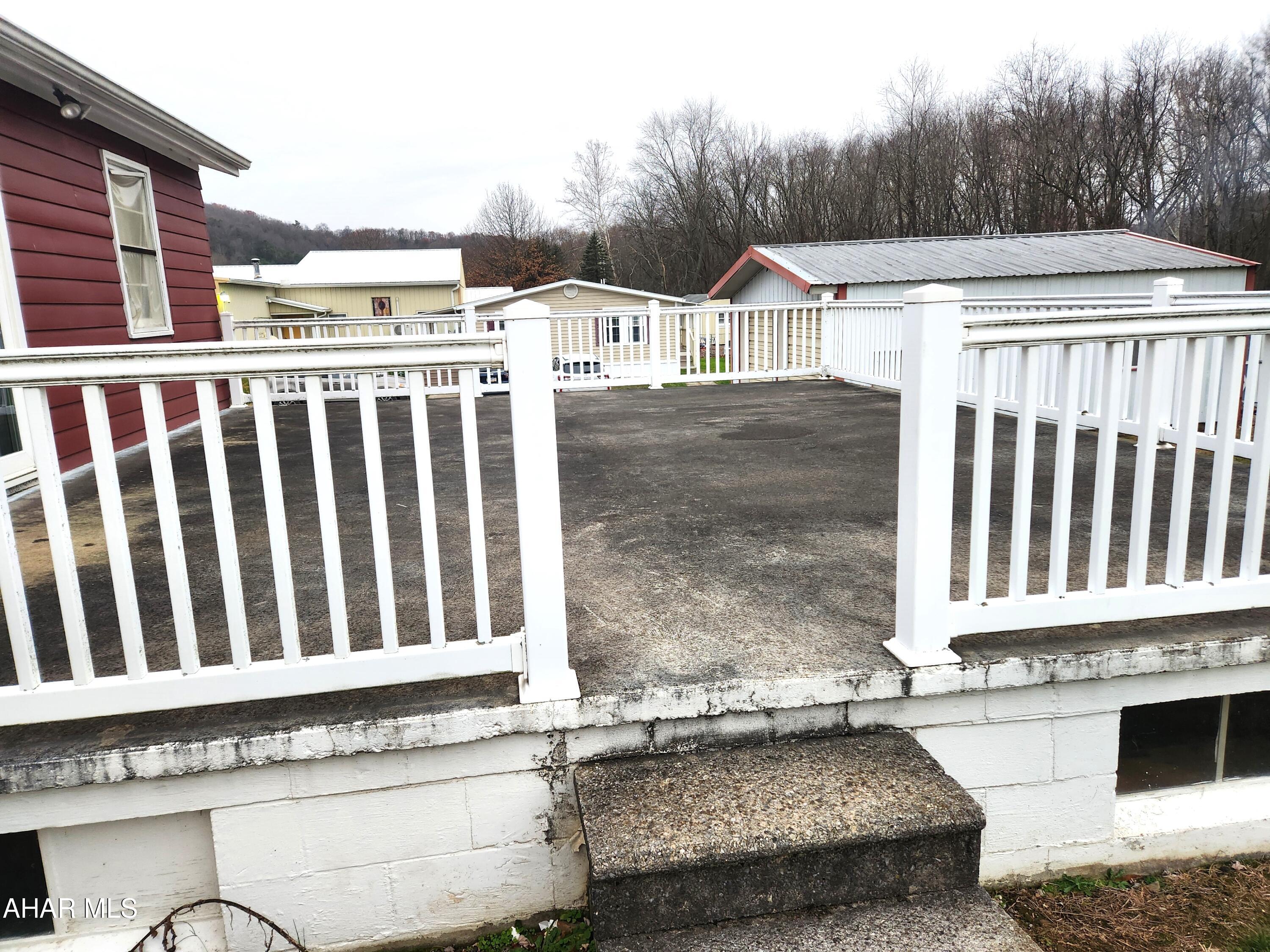 736 Quaker Valley Road New Paris, PA 15554 - Photo 28 of 41
