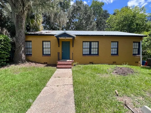 $2,600 | 2734 Southwest 3rd Place, Gainesville, FL 32607