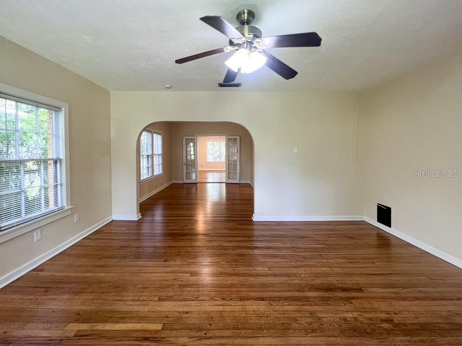 2734 Southwest 3rd Place Gainesville, FL 32607 - Photo 4 of 33