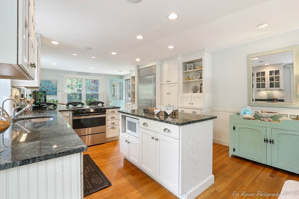 23 Alan Road Hamilton, MA 01982 - Photo 3 of 30 Gallery Image 3