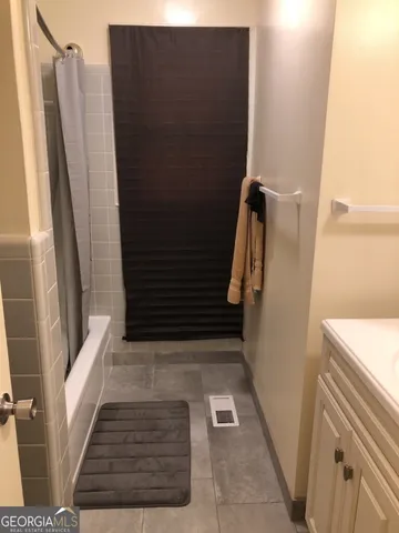 a view of walk in closet