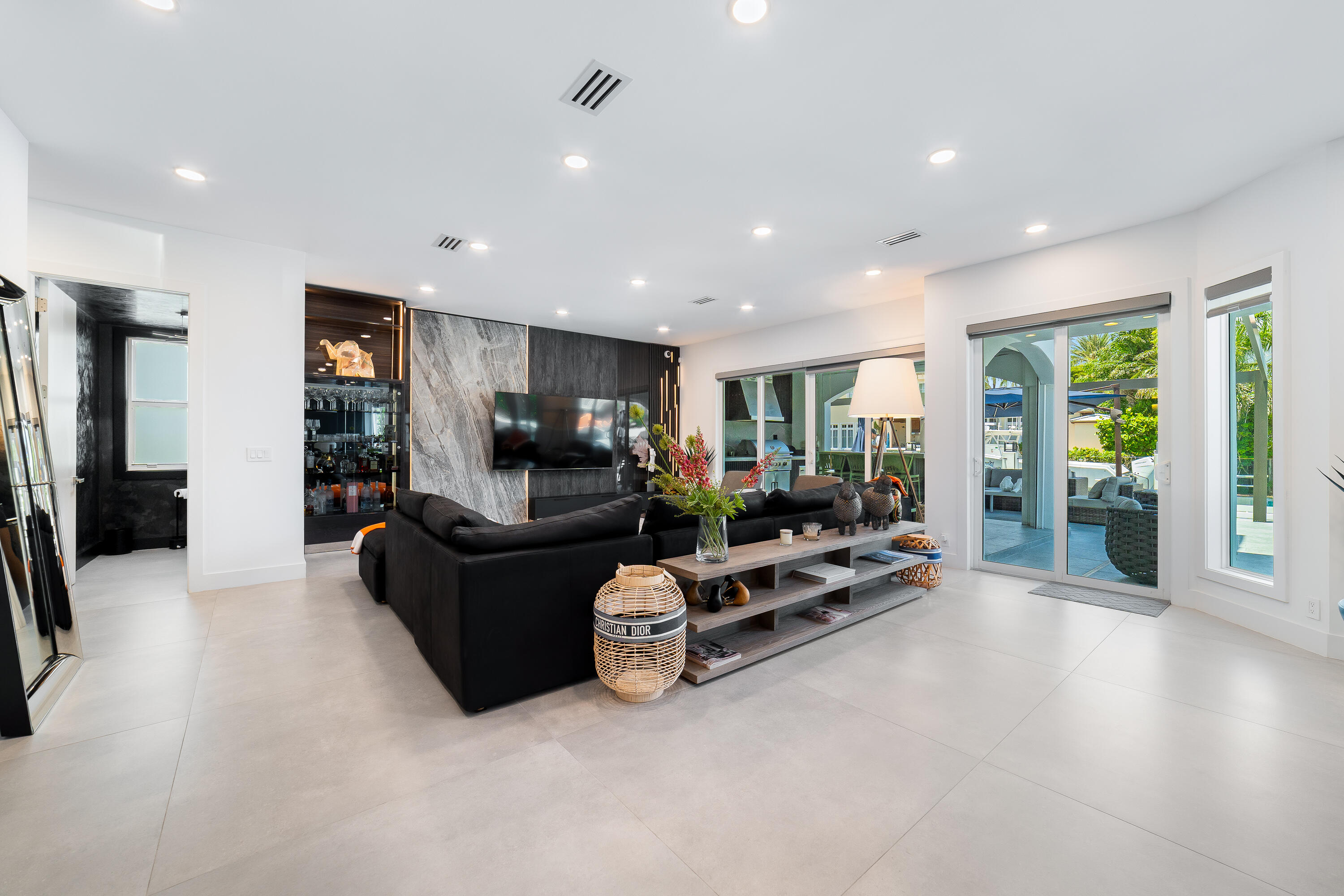 767 Harbour Drive Boca Raton, FL 33431 - Photo 18 of 79 Living room