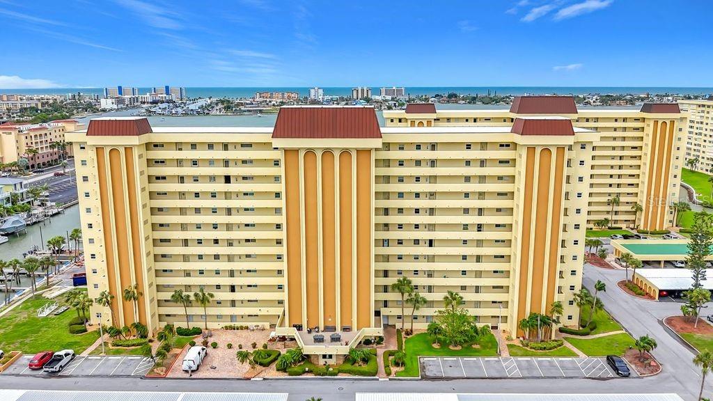 4550 Cove Circle, Unit 302 St. Petersburg, FL 33708 - Photo 4 of 55