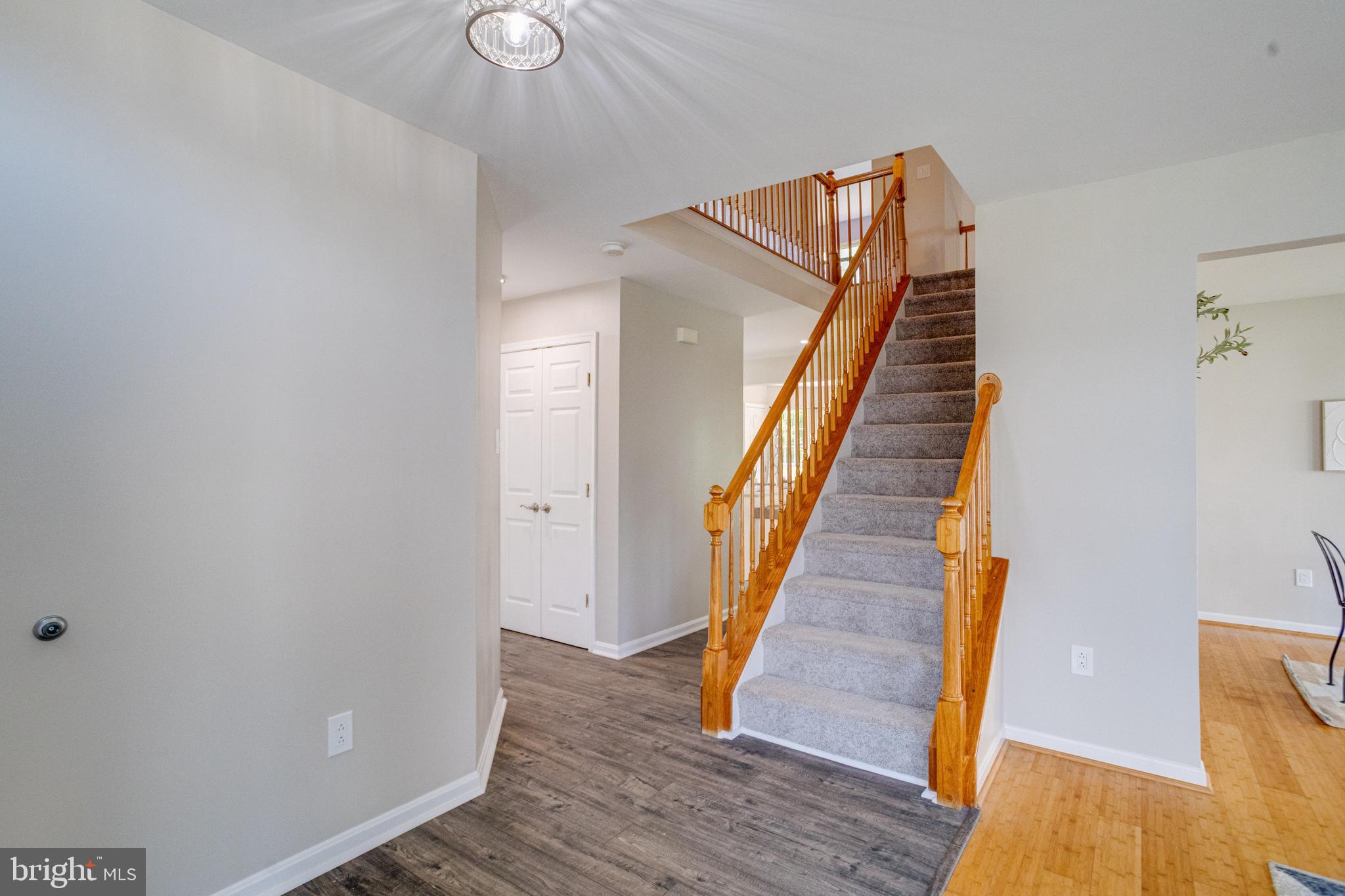 9474 Ridgeview Drive Columbia, MD 21046 - Photo 4 of 57