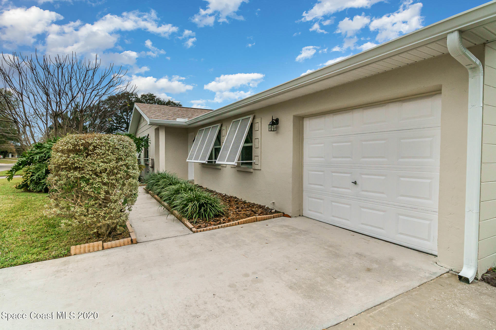 245 Monaco Road West Melbourne, FL 32904 - Photo 2 of 24 Front