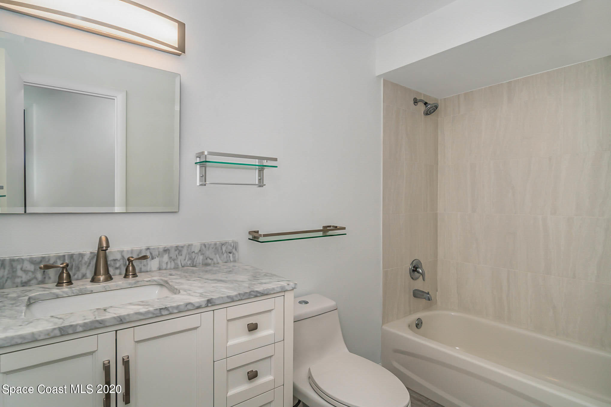 245 Monaco Road West Melbourne, FL 32904 - Photo 20 of 24 Guest Bath