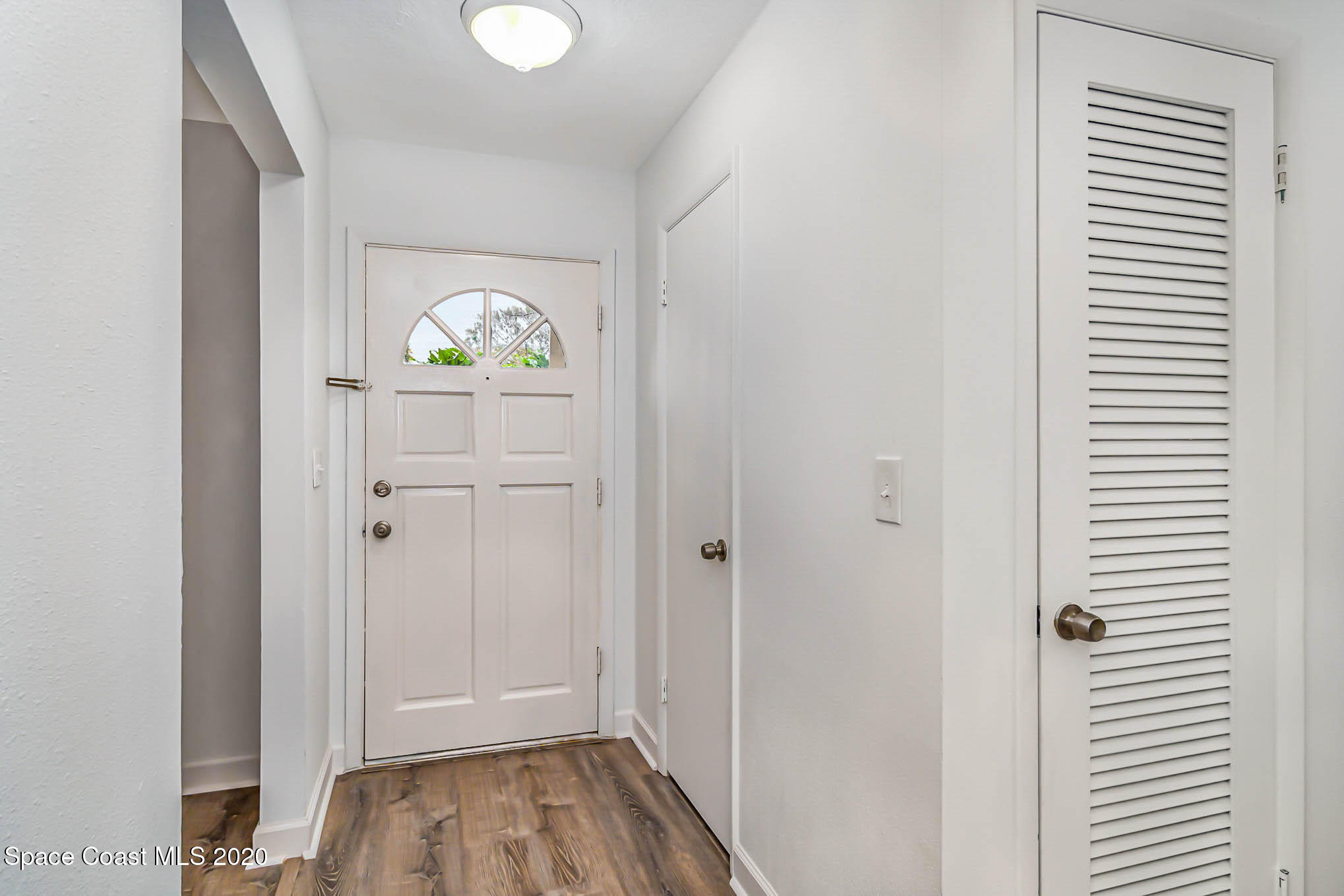 245 Monaco Road West Melbourne, FL 32904 - Photo 4 of 24 Entry