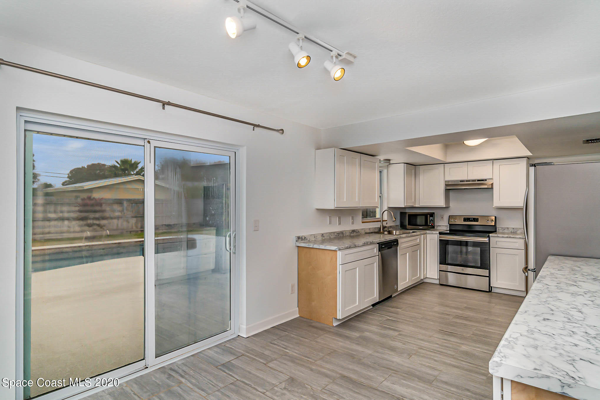 245 Monaco Road West Melbourne, FL 32904 - Photo 9 of 24 Kitchen