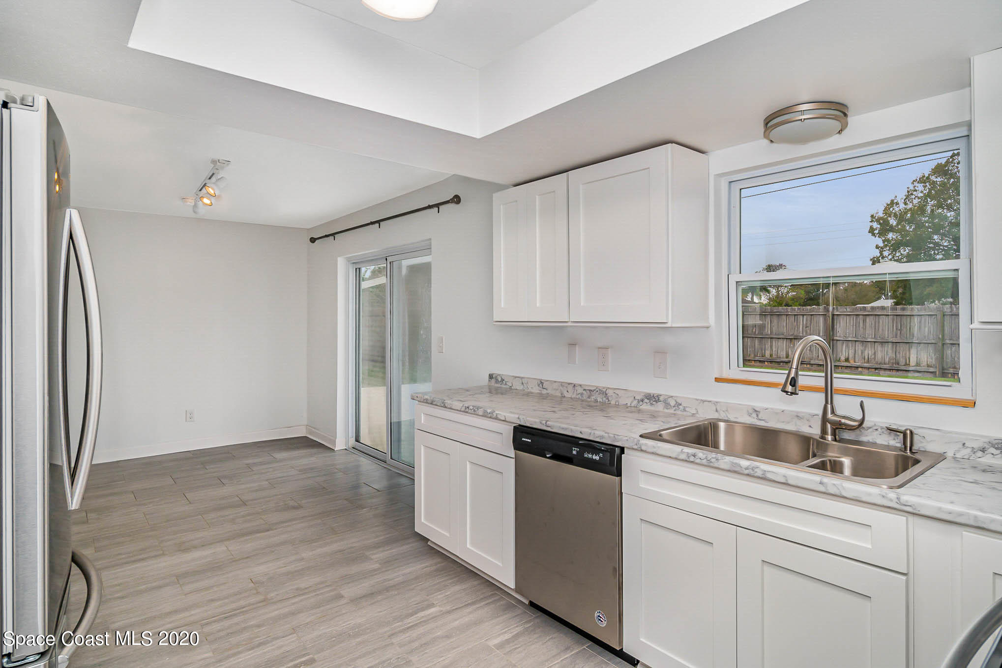 245 Monaco Road West Melbourne, FL 32904 - Photo 10 of 24 Kitchen