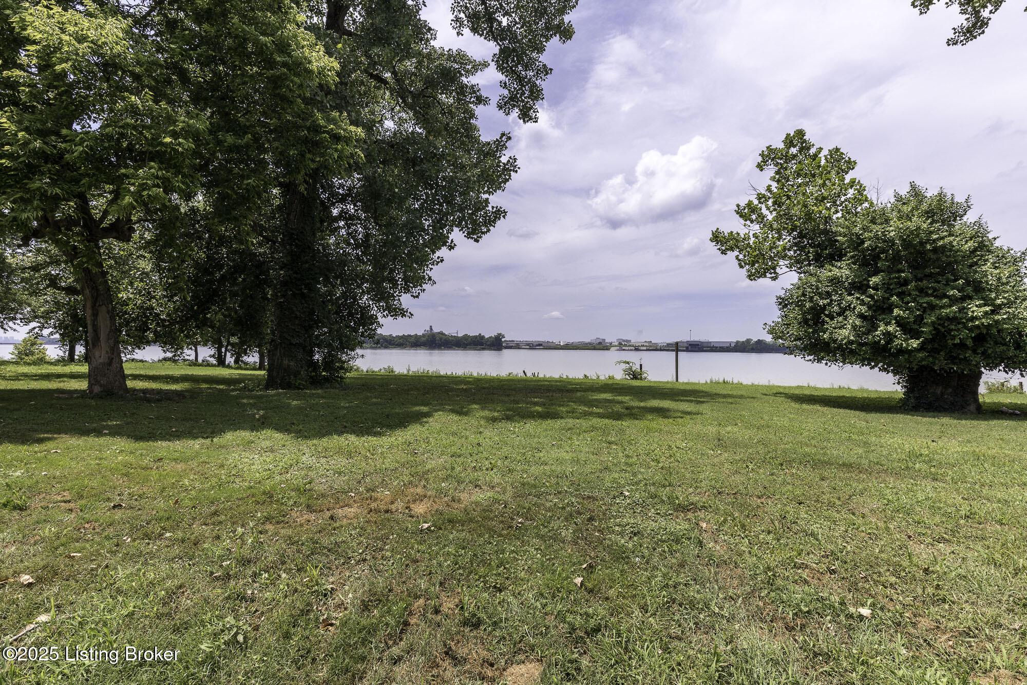 5209 River Road Louisville, KY 40222 - Photo 22 of 53 River022