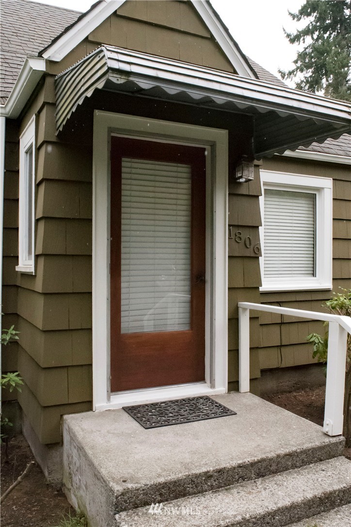 1806 Boulevard Road Southeast Olympia, WA 98501 - Photo 3 of 25 Gallery Image 3