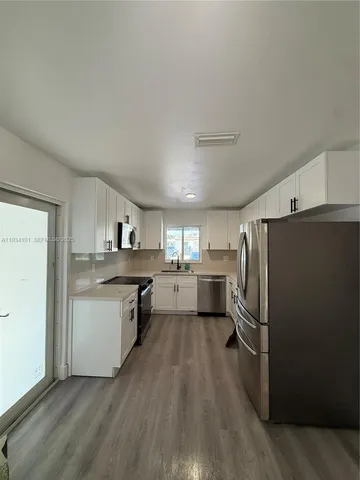 $2,800 | 1055 Northwest 34th Avenue, Unit 1055, Miami, FL 33125