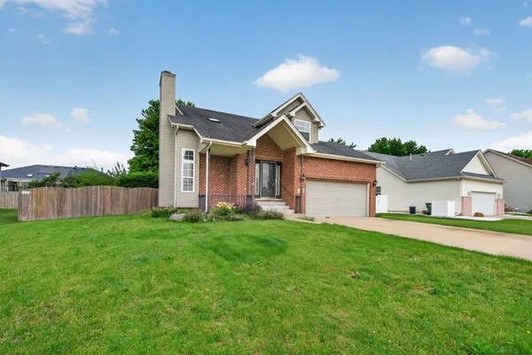 $365,000 | 1160 South Heritage Drive, Diamond, IL 60416