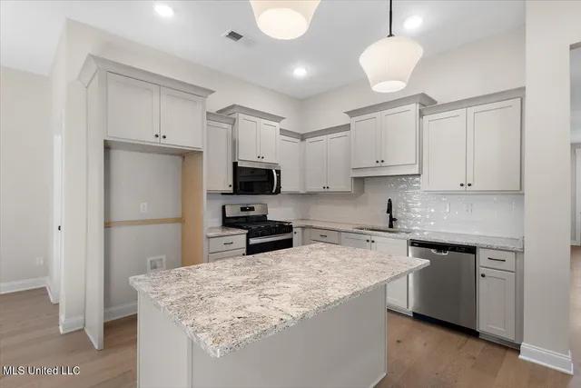 $338,900 | 538 Bolivar Drive, Nesbit, MS 38651