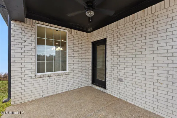 $338,900 | 538 Bolivar Drive, Nesbit, MS 38651