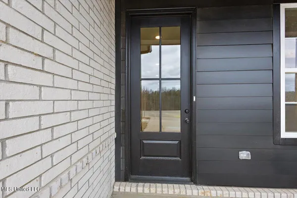 $338,900 | 538 Bolivar Drive, Nesbit, MS 38651