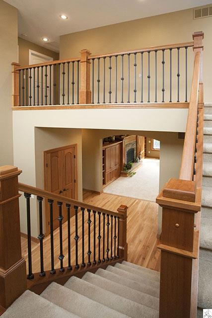 5520 Jean Duluth Road Duluth, MN 55803 - Photo 11 of 17 Stairway