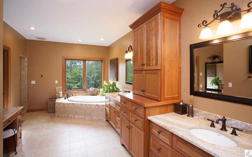 5520 Jean Duluth Road Duluth, MN 55803 - Photo 13 of 17 Master Bath