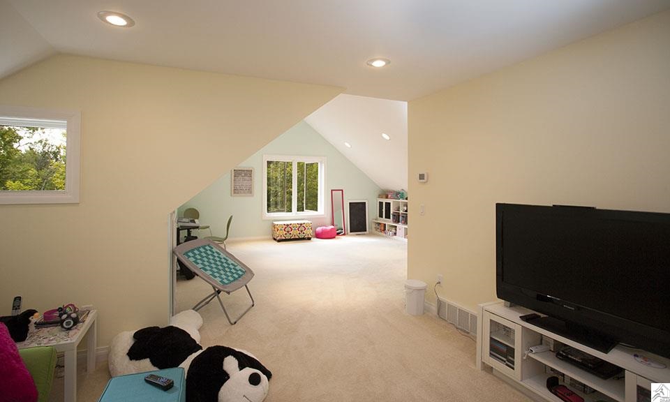 5520 Jean Duluth Road Duluth, MN 55803 - Photo 16 of 17 Bedroom/Rec Room