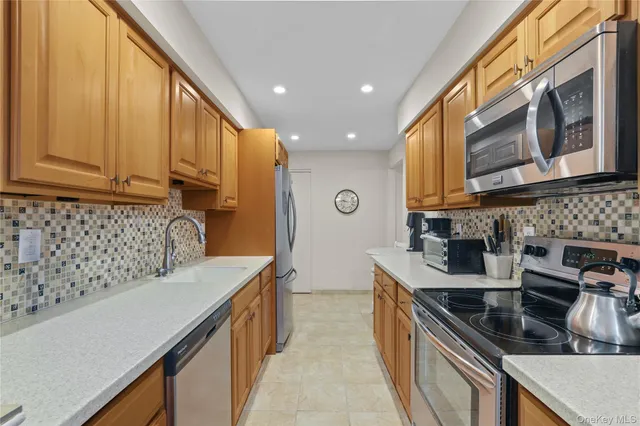 $525,000 | 504 Kemeys Cove, Unit 504, Briarcliff Manor, NY 10510