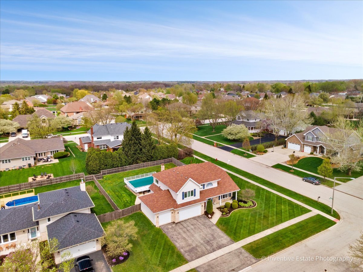 453 Lexington Road New Lenox, IL 60451 - Photo 6 of 32 Gallery Image 6