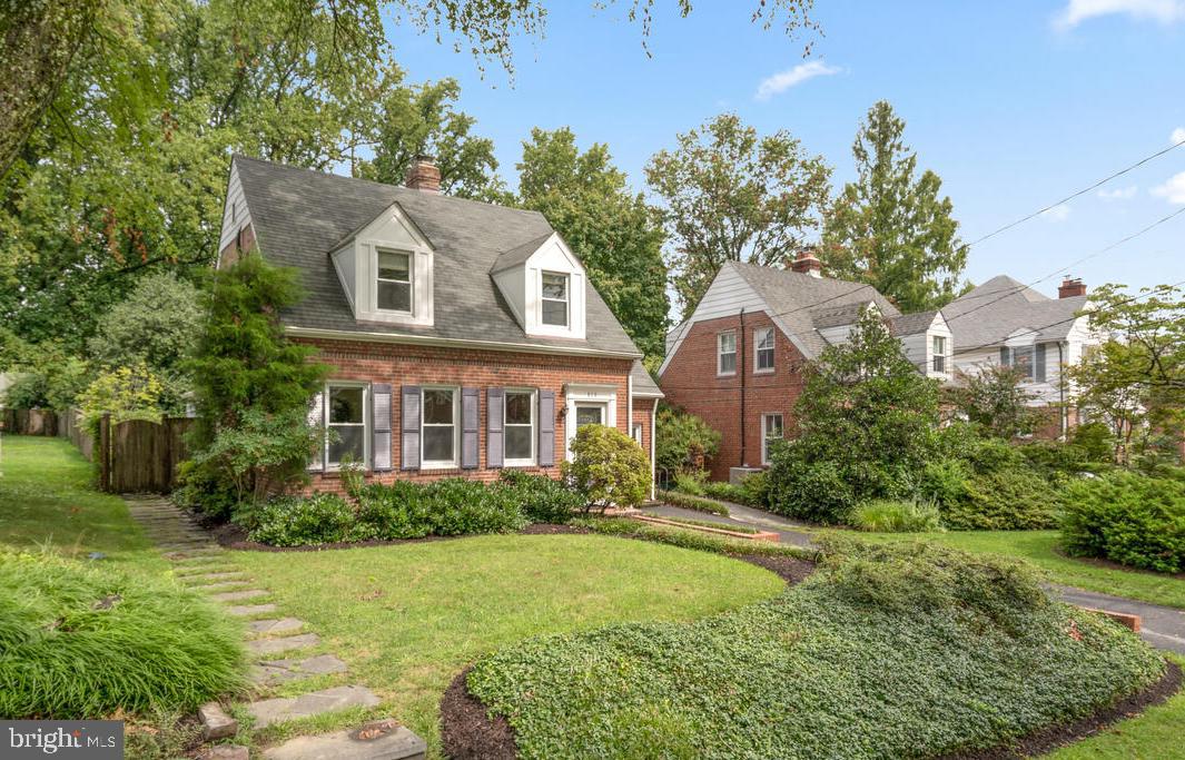813 Bonifant Street Silver Spring, MD 20910 - Photo 1 of 32 Gallery Image 1
