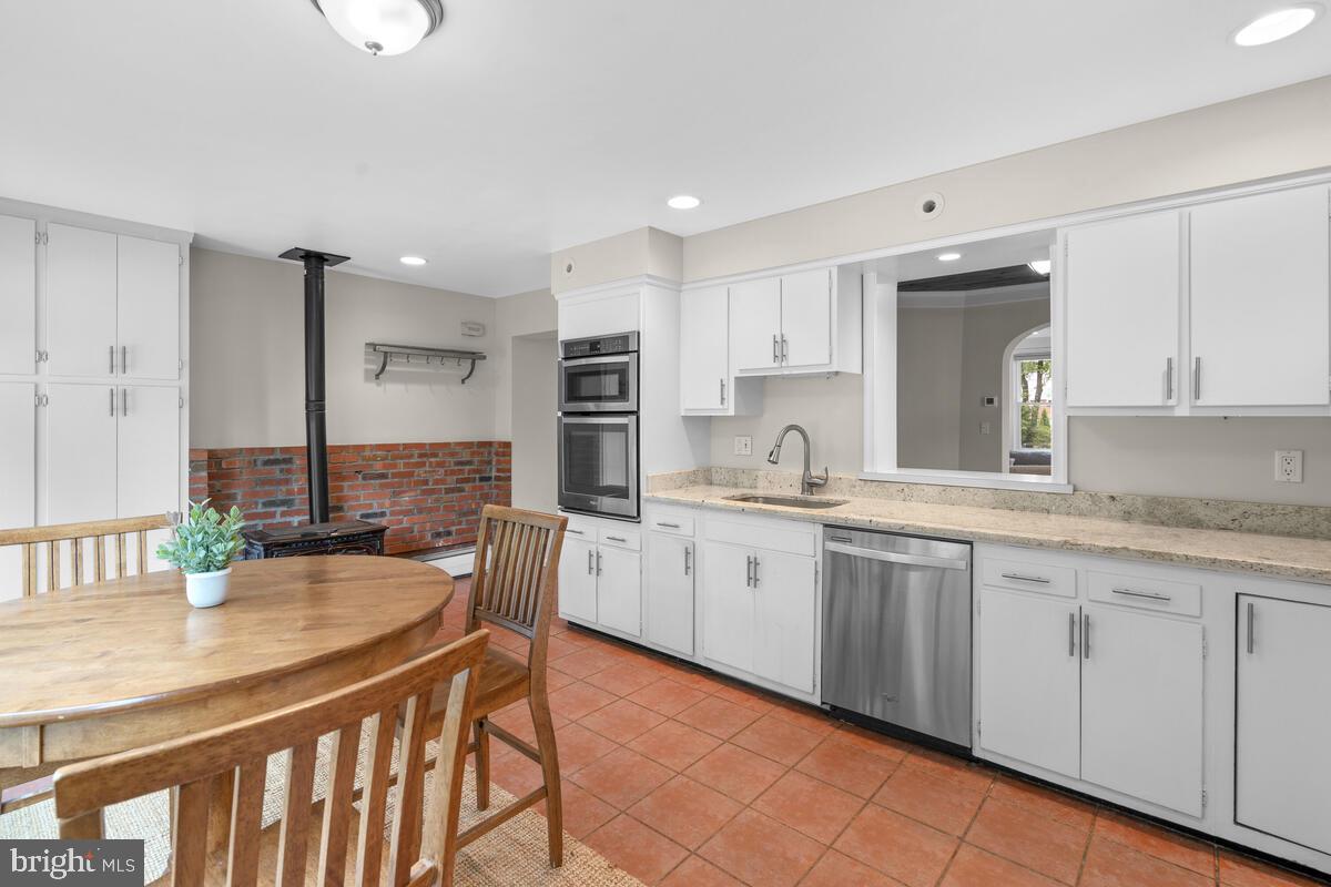 813 Bonifant Street Silver Spring, MD 20910 - Photo 11 of 32 Gallery Image 11