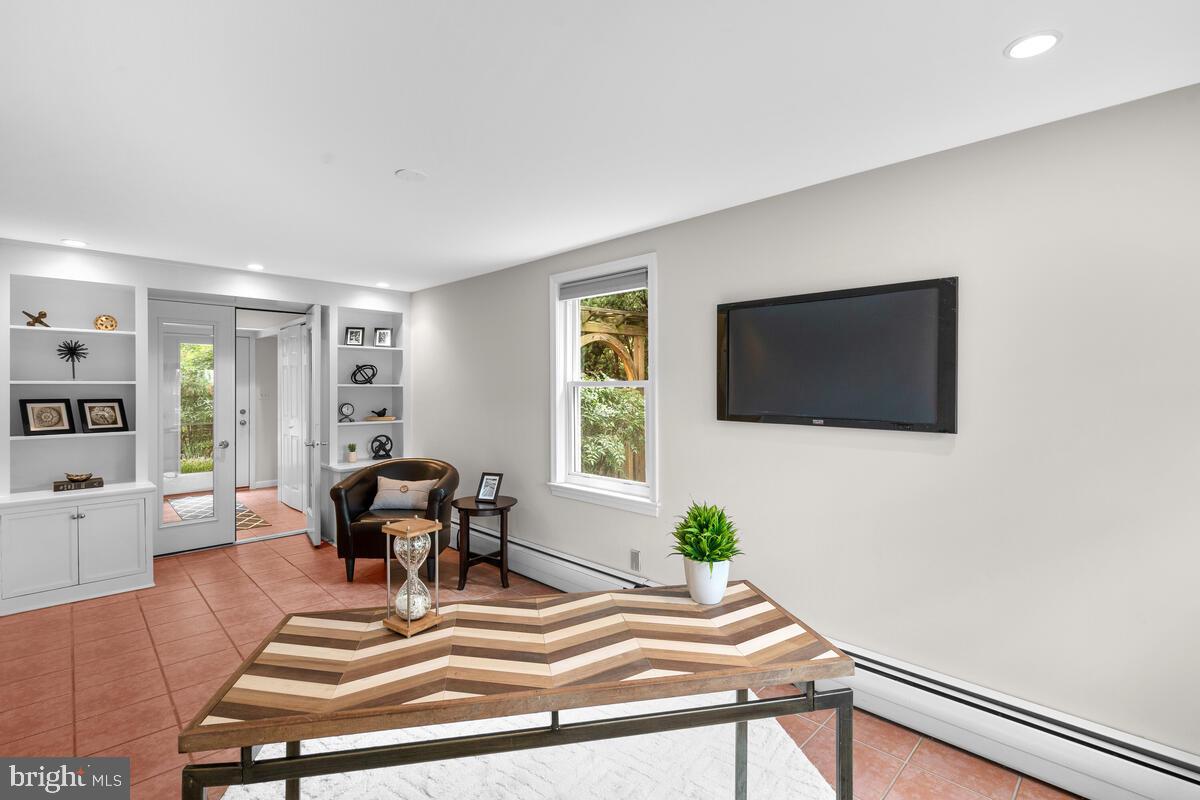 813 Bonifant Street Silver Spring, MD 20910 - Photo 15 of 32 Gallery Image 15