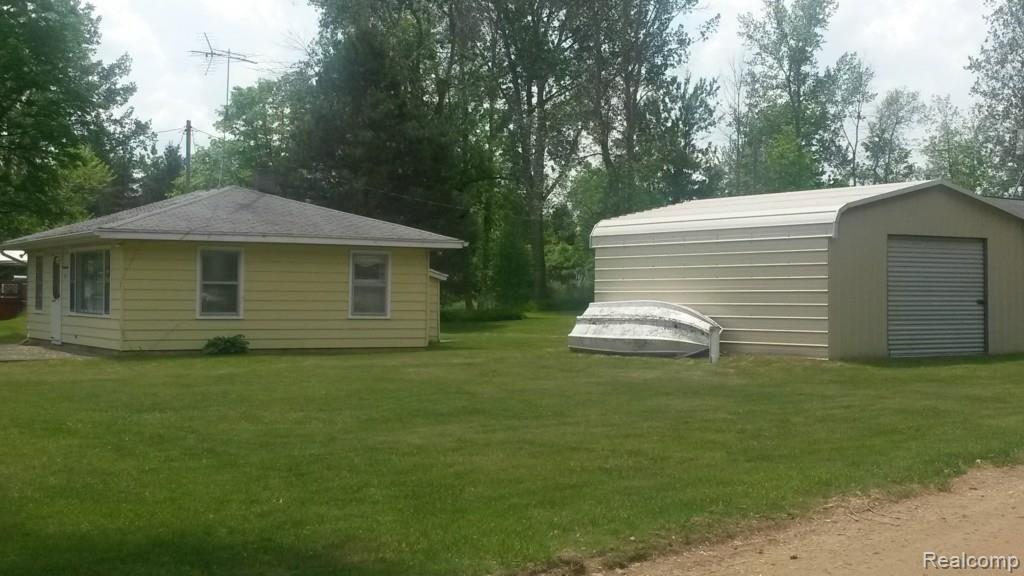 4617 Angling Road Silverwood, MI 48760 - Photo 3 of 10 3.jpg