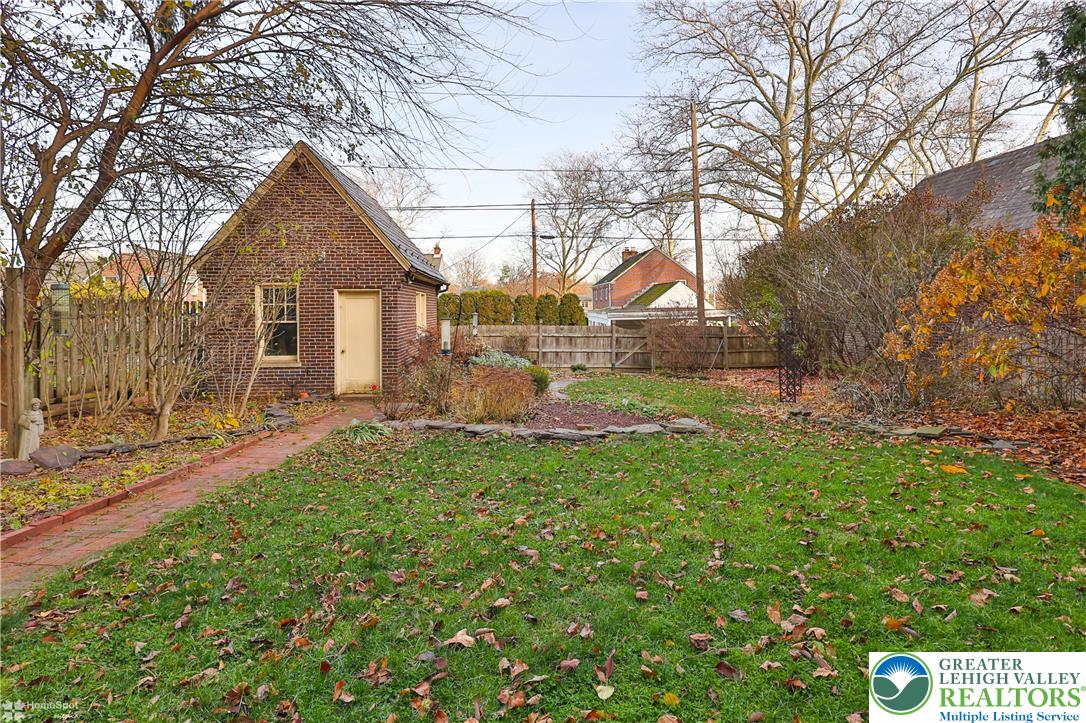 1808 Sycamore Street Bethlehem, PA 18017 - Photo 41 of 55 a front view of house with yard and green space