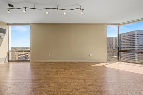 $550,000 | 1625 Larimer Street, Unit 2805, Denver, CO 80202