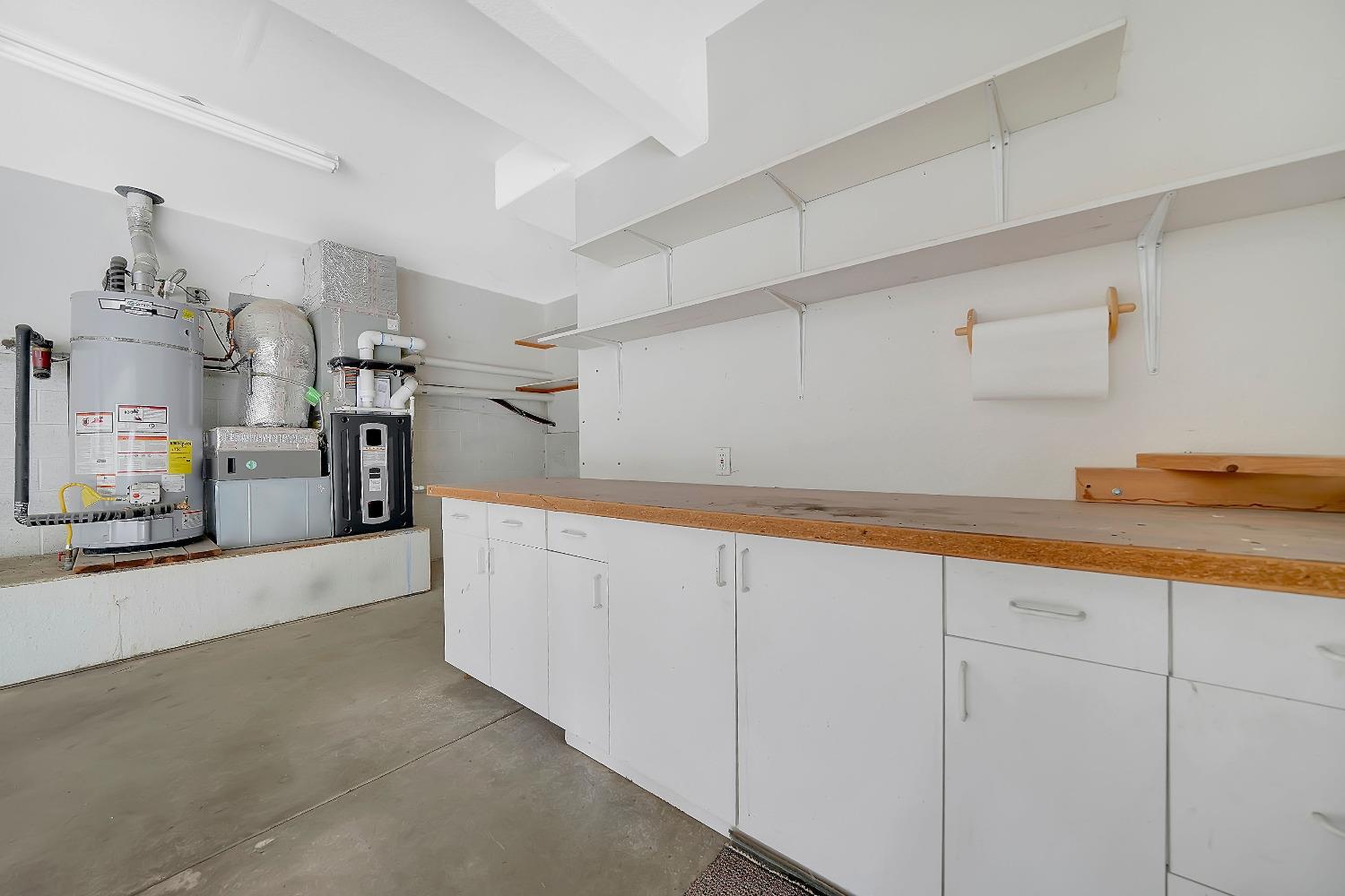 13901 Chestnut Lane Sutter Creek, CA 95685 - Photo 33 of 46 Workshop in garage