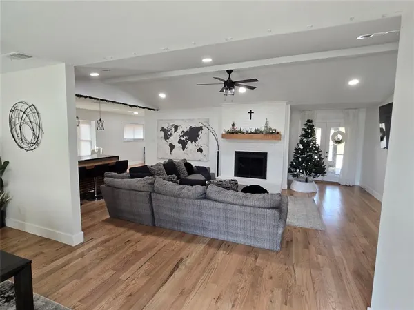 $2,600 | 5509 Edgewater Circle, Rowlett, TX 75088