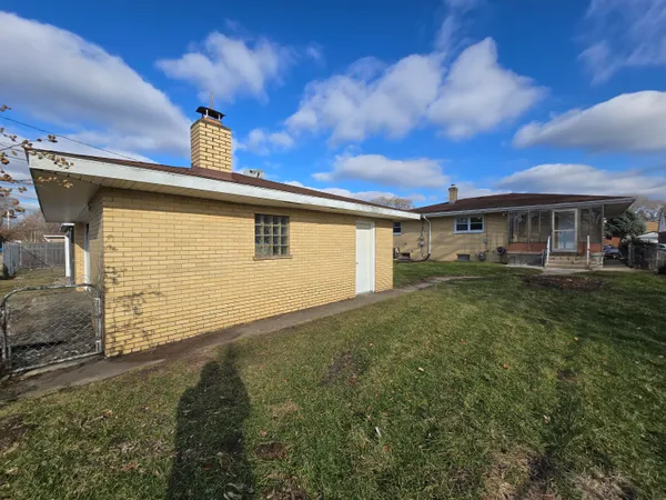 a front view of house with yard