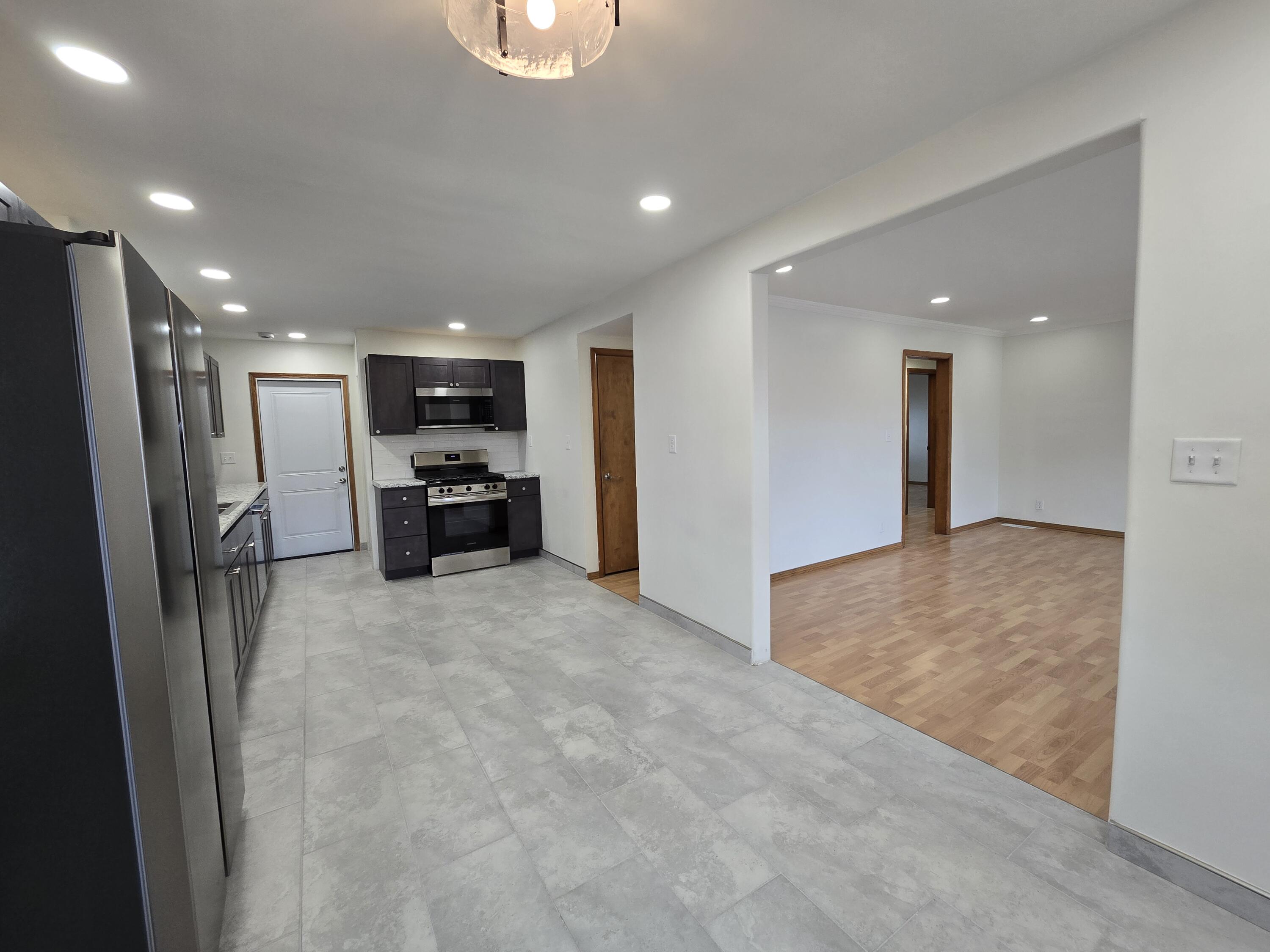 7230 Beech Avenue Hammond, IN 46324 - Photo 7 of 42 3000x2250