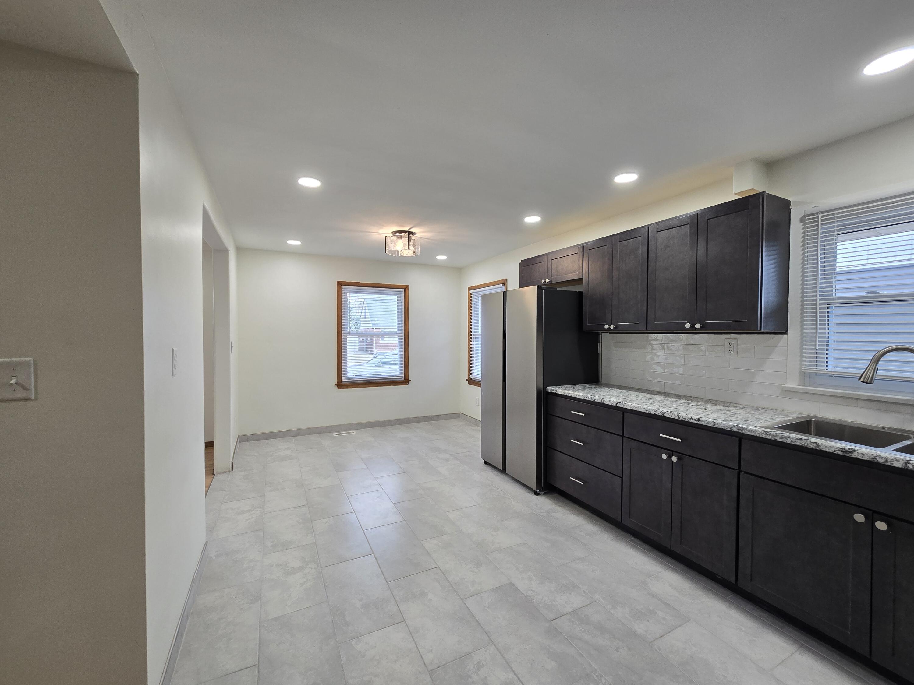 7230 Beech Avenue Hammond, IN 46324 - Photo 9 of 42 3000x2250