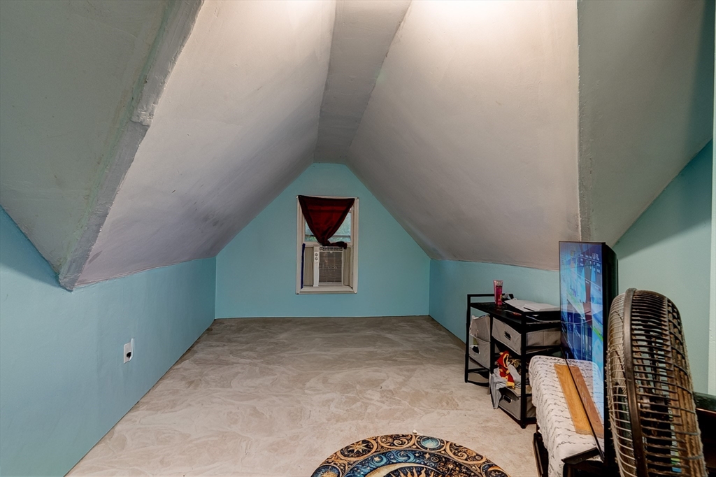 51 View Street Holyoke, MA 01040 - Photo 17 of 27 Gallery Image 17
