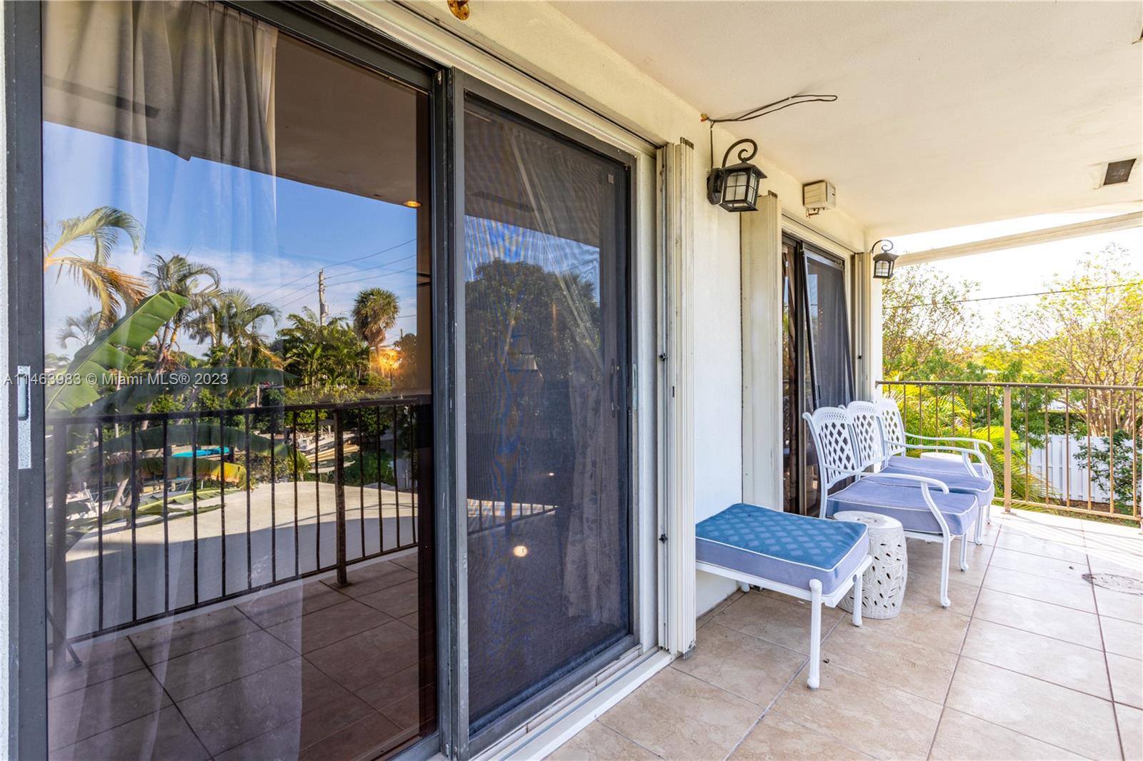7700 Hawthorne Avenue Miami Beach, FL 33141 - Photo 32 of 36 a outdoor space with a large window and the shower