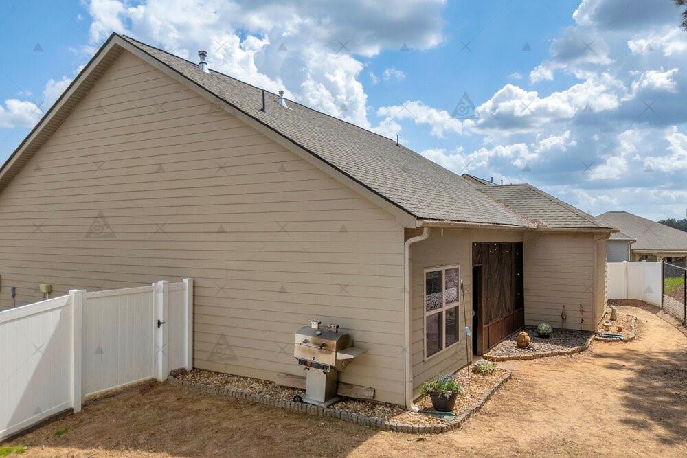 825 Hidden Hollow Circle Commerce, GA 30529 - Photo 4 of 39