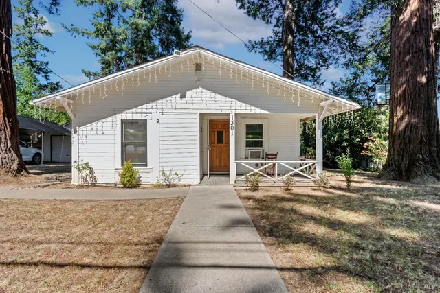 $385,000 | 1301 Knob Hill Road, Ukiah, CA 95482