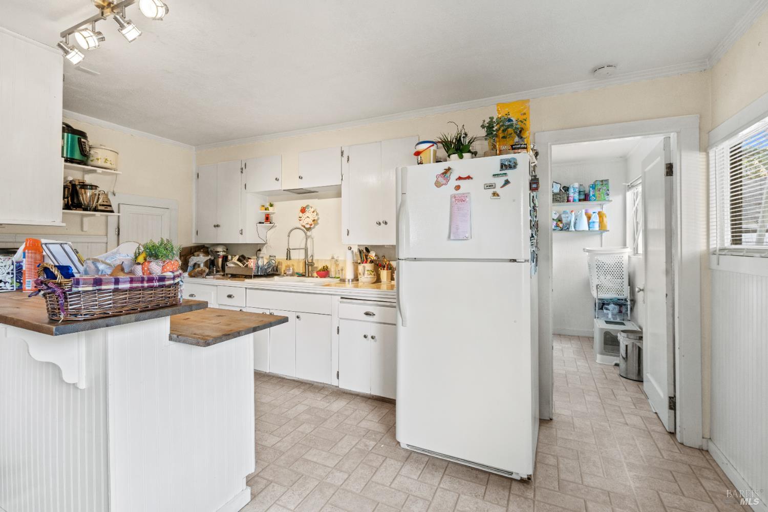 1301 Knob Hill Road Ukiah, CA 95482 - Photo 5 of 26