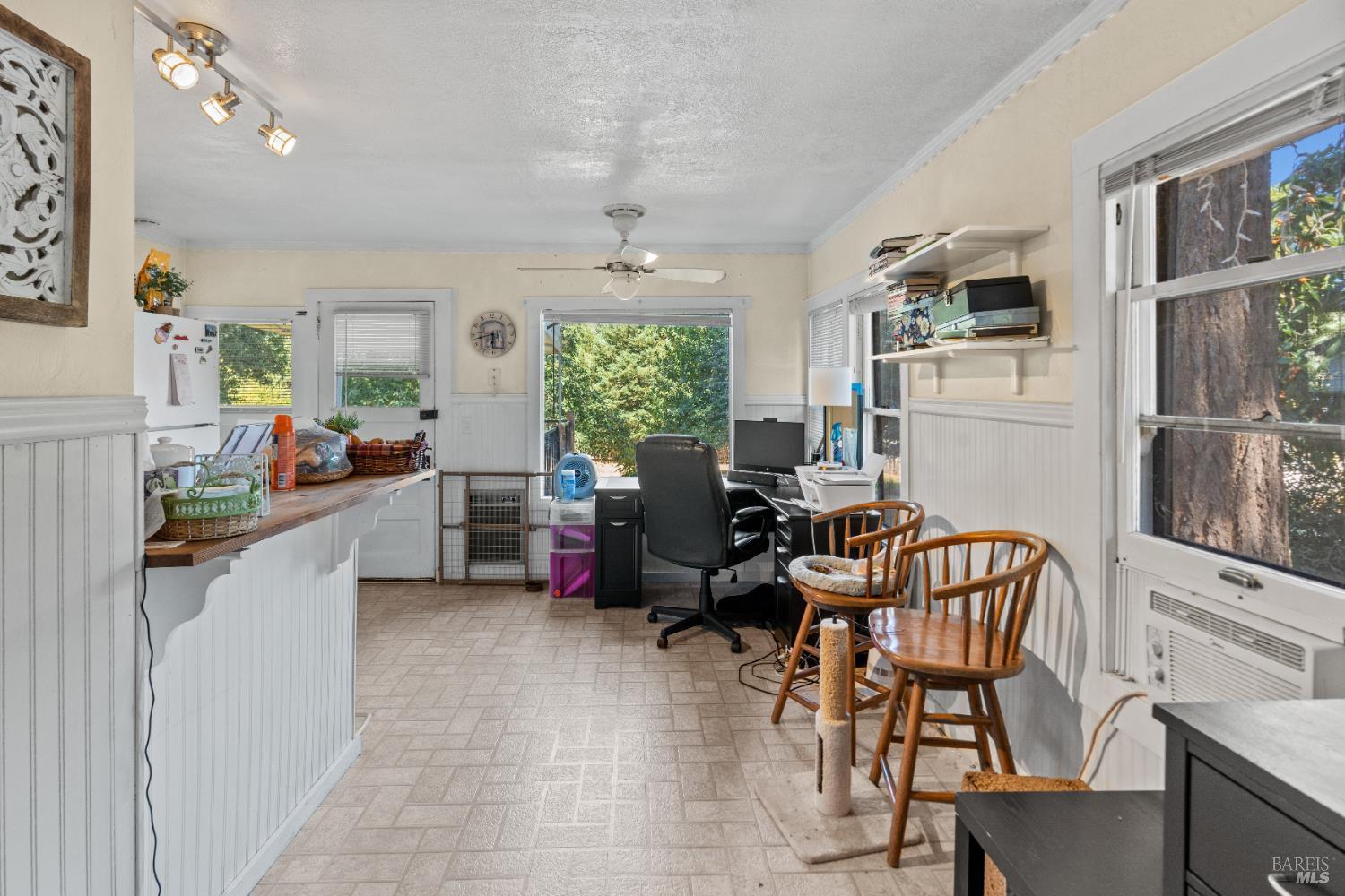 1301 Knob Hill Road Ukiah, CA 95482 - Photo 8 of 26