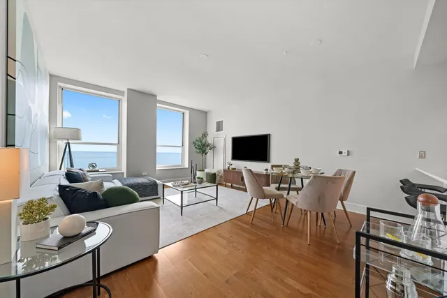 $699,000 | 850 North Lake Shore Drive, Unit 801, Chicago, IL 60611